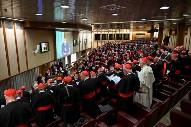 Od peněz do světové krize: 7 problémů se bude zabývat problémy s nástupcem papeže Francis

